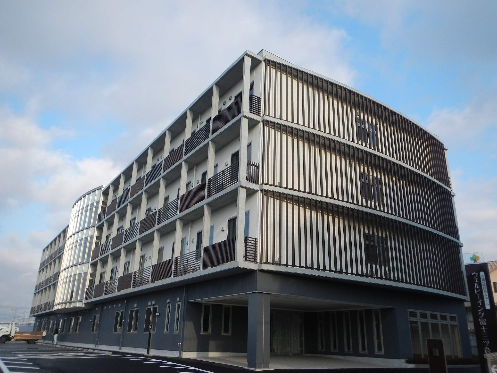 【富士市大淵】80床介護付有料老人ホーム/介護職/夜勤専属/車通勤可能|静岡県富士市 イメージ