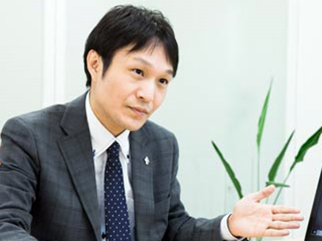 先輩社員写真