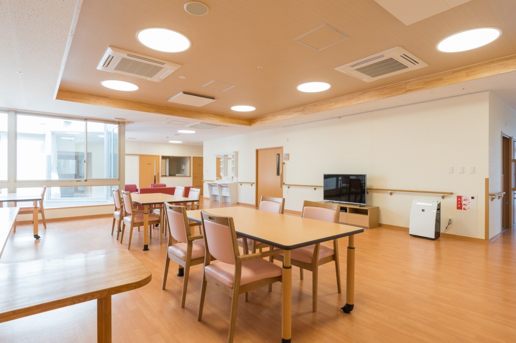 【静岡市清水区蜂ヶ谷】＜正社員＞特別養護老人ホーム 蜂ヶ谷園｜介護職 イメージ