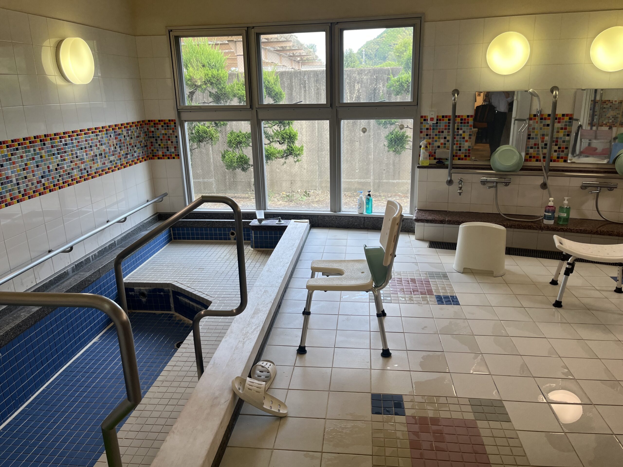 静岡市救護所　大浴場