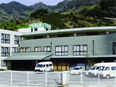 【静岡市駿河区小坂】＜派遣＞介護老人保健施設 葵の里｜介護職 イメージ