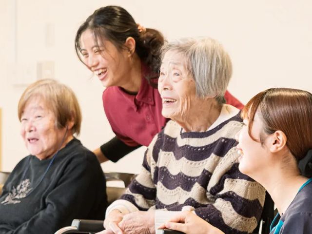 【沼津市小諏訪】＜派遣＞住宅型有料老人ホーム アースヴィレッジ小諏訪｜介護職 イメージ
